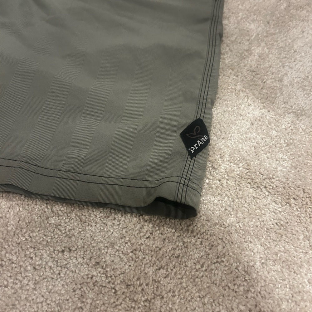 PrAna Men's Grey Shorts Sz. L - Picture 4 of 6